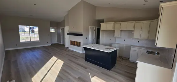 1630 Midway Ct., Valley Center, KS 67147