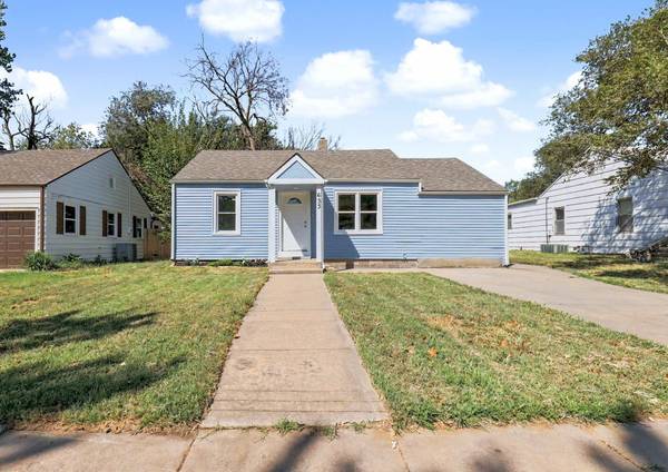 633 N Ridgewood Dr., Wichita, KS 67208