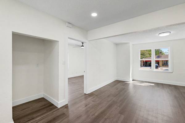 633 N Ridgewood Dr., Wichita, KS 67208