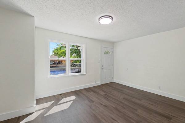 633 N Ridgewood Dr., Wichita, KS 67208