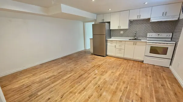 273 Delta ST #B, Toronto W06, ON M8W 4G1