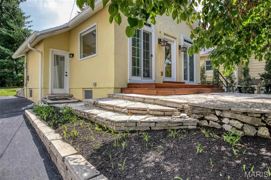 606 Cornelia AVE, Webster Groves, MO 63119