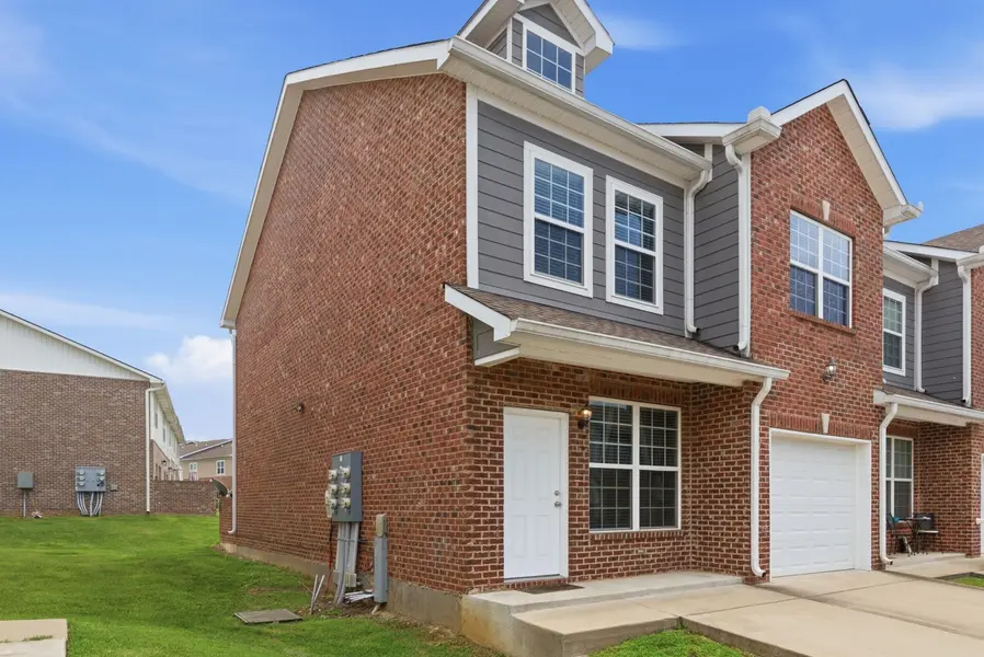 1300 Villa Cir, Lebanon, TN 37090