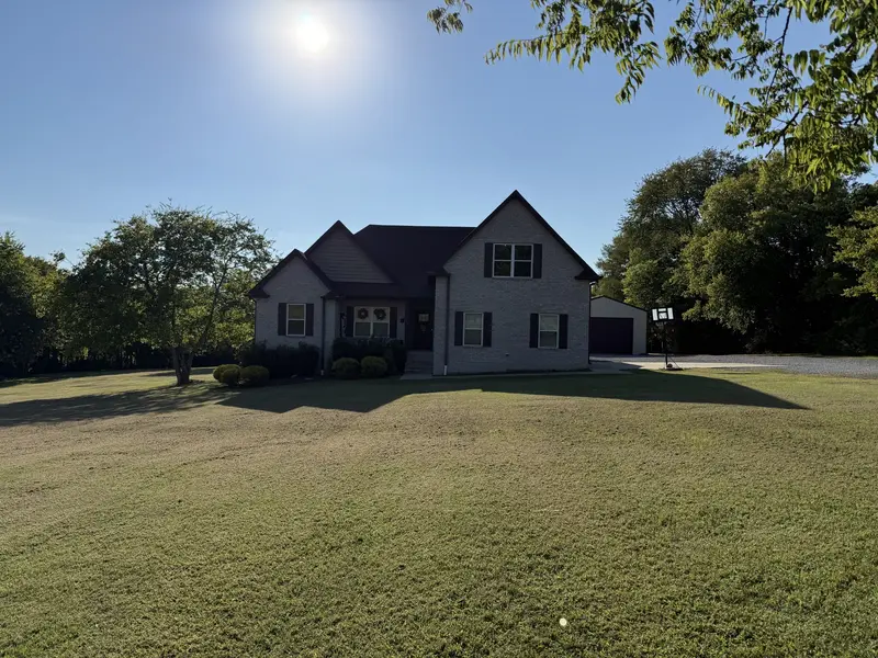 1269 Lauderdale Ln, Bethpage, TN 37022