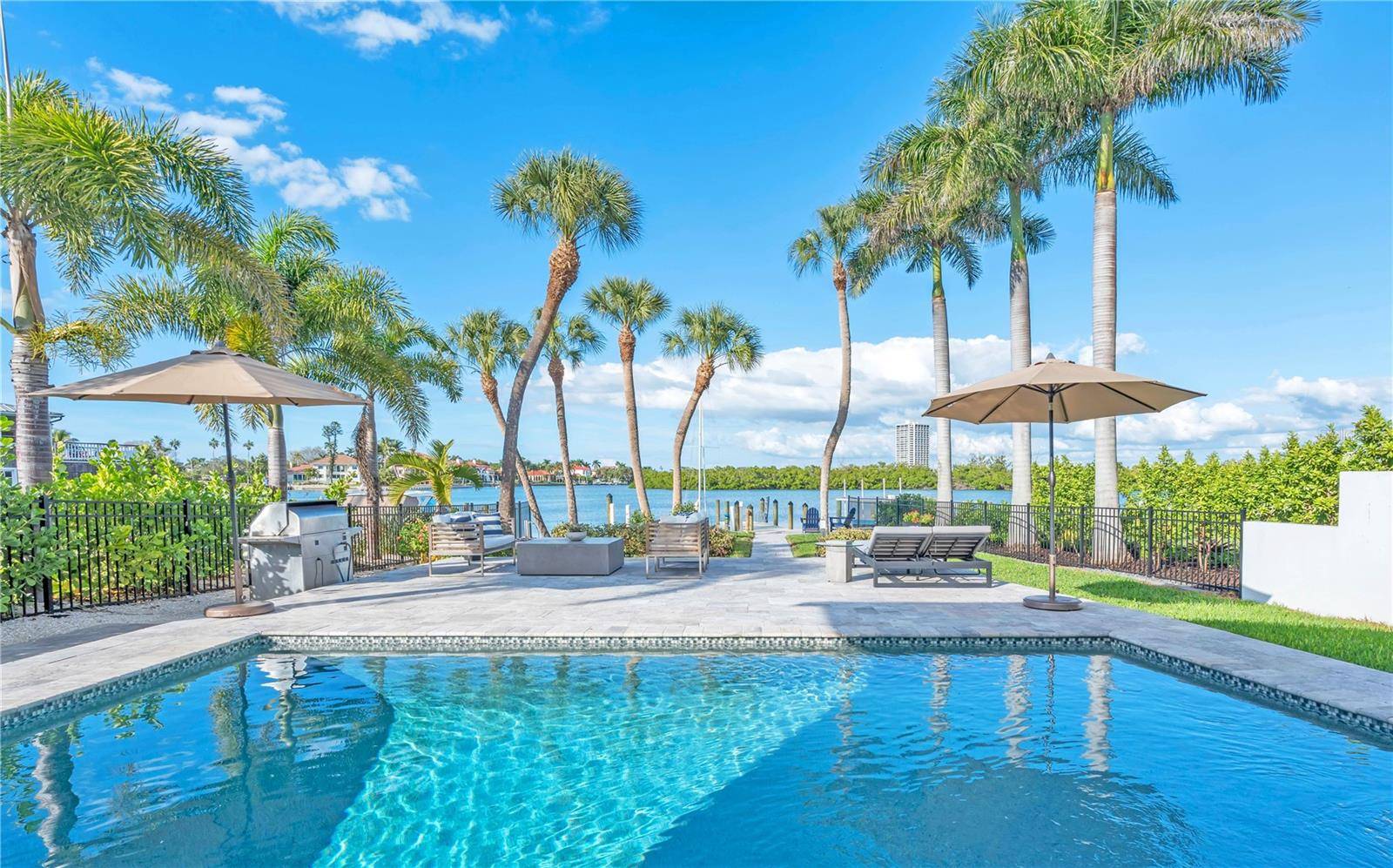 701 TYLER DR, Sarasota, FL 34236
