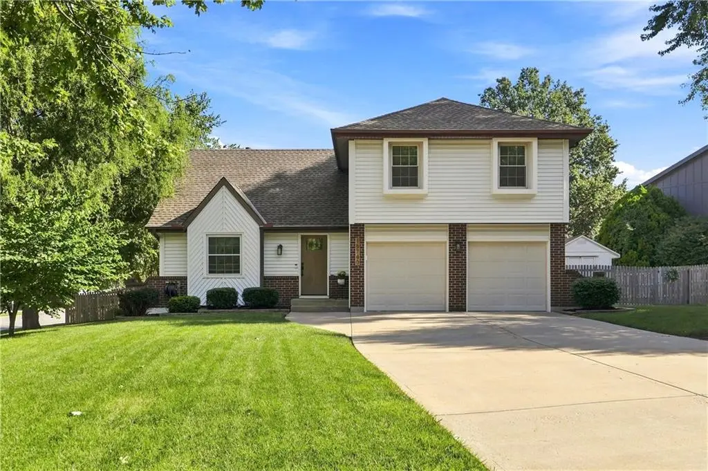 15740 W 146th ST, Olathe, KS 66062