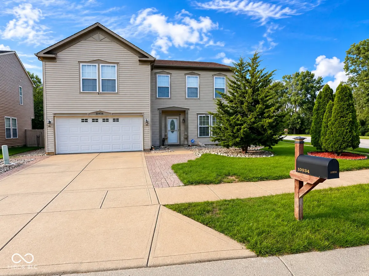 10934 Cyrus DR, Indianapolis, IN 46231
