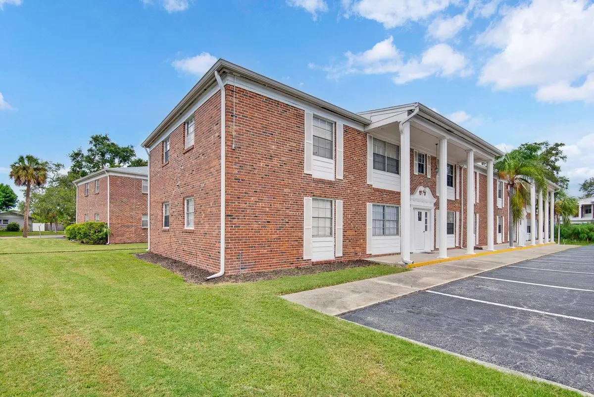 4507 9TH ST W #E3, Bradenton, FL 34207