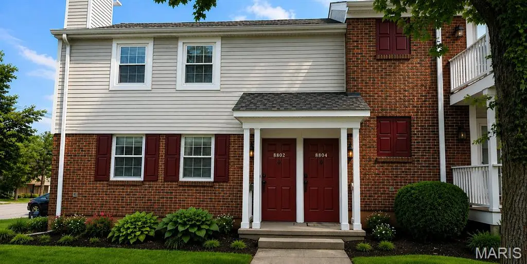 8804 Eager RD, St Louis, MO 63144