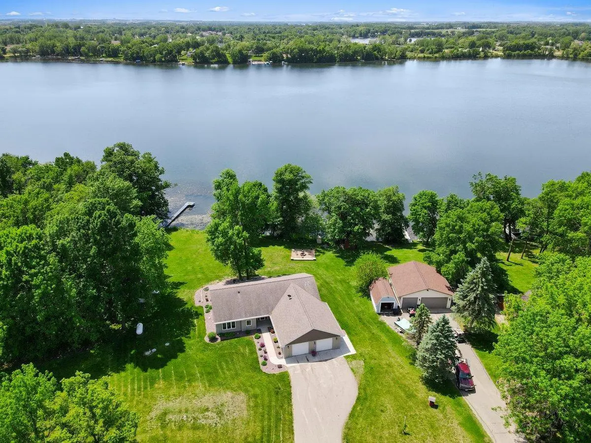 1642 Scenic Hideaway LN NE, Elysian, MN 56028