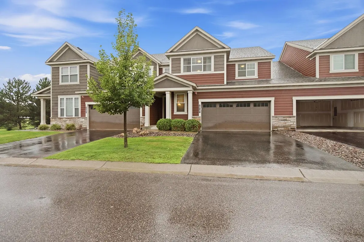 18147 Glassfern LN, Lakeville, MN 55044