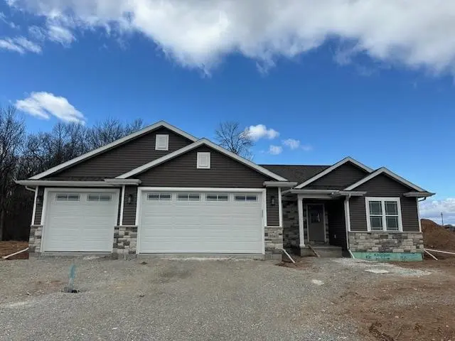 8341 ST NORBERT DR, Neenah, WI 54956