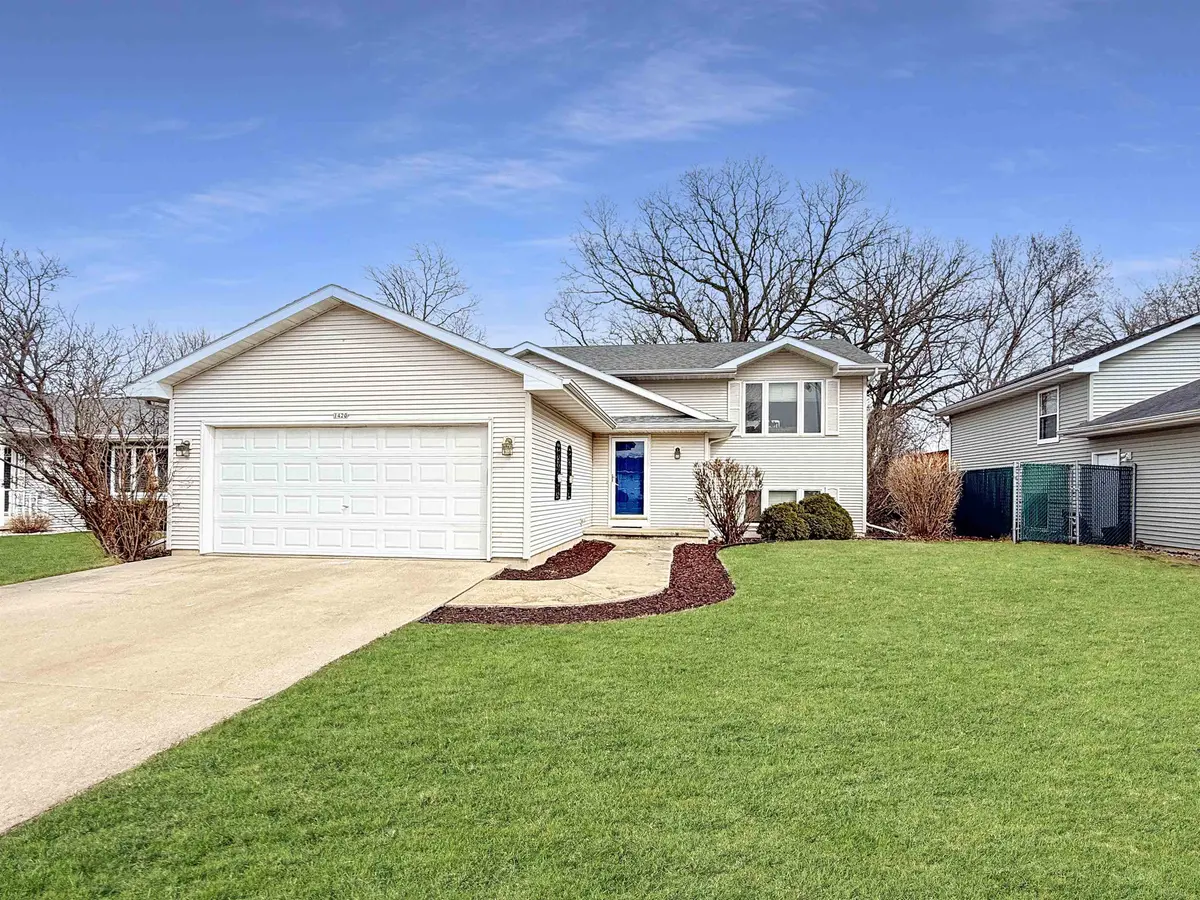 1420 FAIRFAX ST, Oshkosh, WI 54904-7441