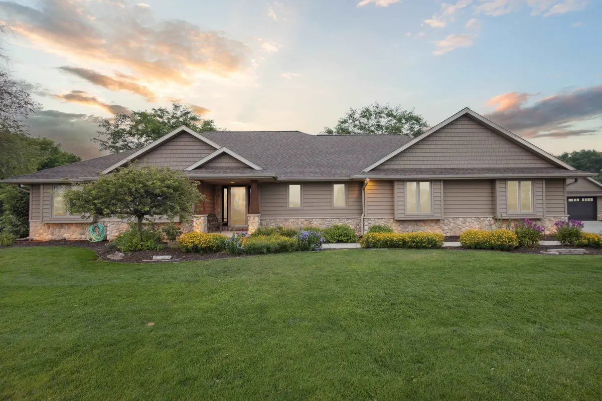 4550 DEER RIDGE LN, Pulaski, WI 54162