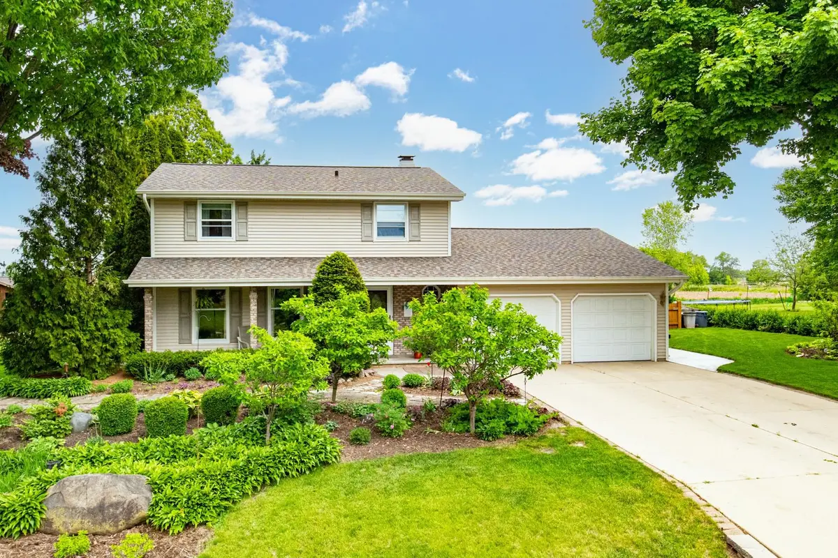 5776 ST IVES RD, Oshkosh, WI 54904-9732