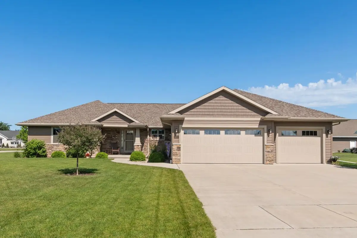 1796 APPLEWOOD DR, De Pere, WI 54115