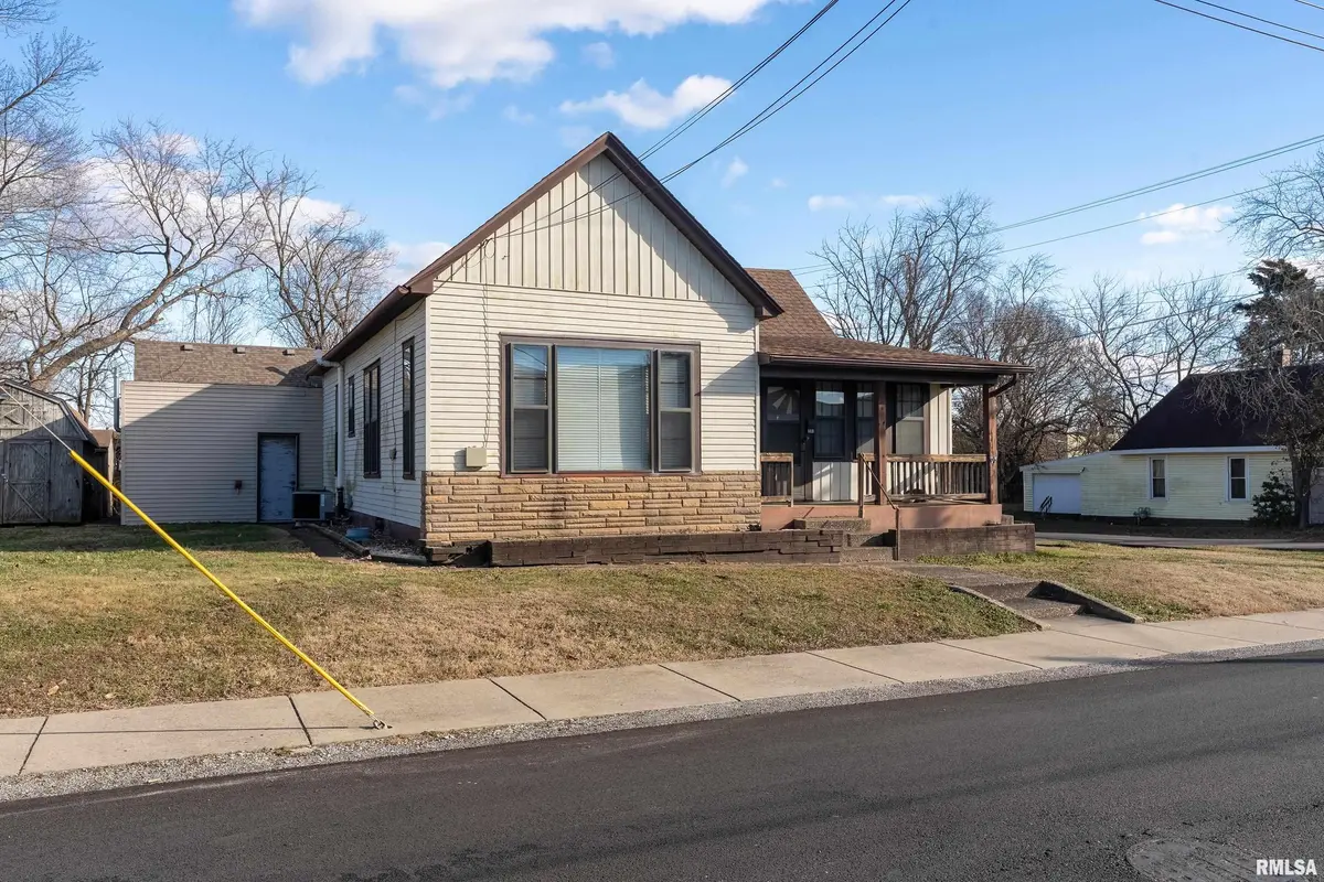 201 N VICKSBURG ST, Marion, IL 62959
