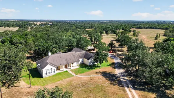 986 High Grove RD, Cedar Creek, TX 78612