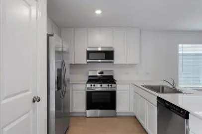 300 Twilight Breeze WAY, Hutto, TX 78634