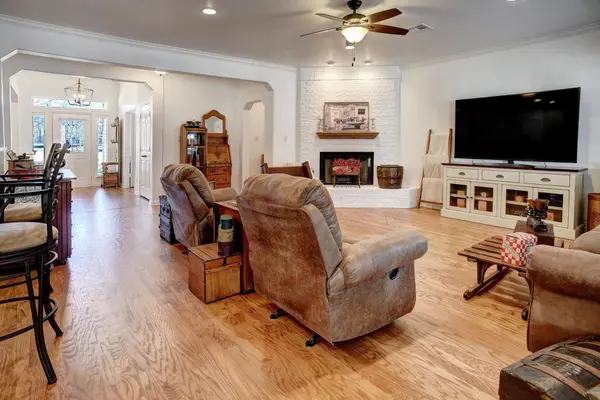 142 Joshua Smith LN, Bastrop, TX 78602