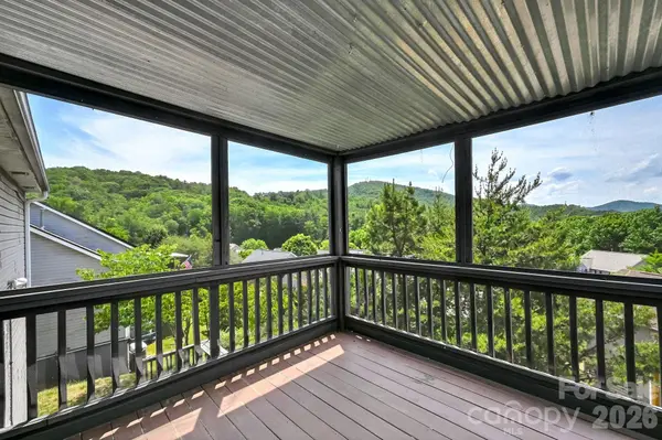 85 Rotunda CIR, Asheville, NC 28806