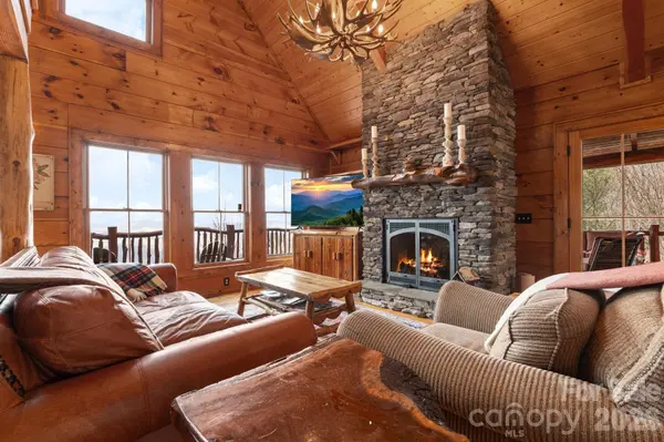 635 Acorn Nvno, Zionville, NC 28698