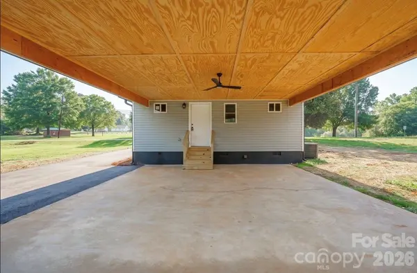 1810 E Greenbriar RD, Statesville, NC 28677