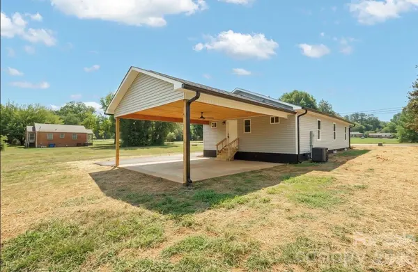 1810 E Greenbriar RD, Statesville, NC 28677