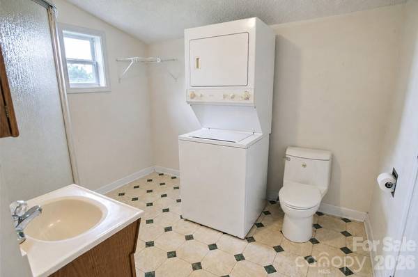 275 Noel RD, Harmony, NC 28634