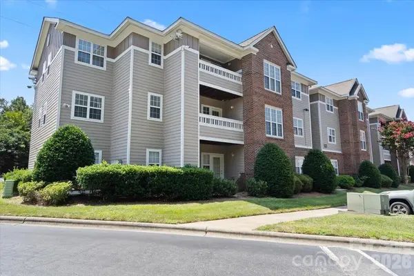 9810 Campus Walk LN #H, Charlotte, NC 28262