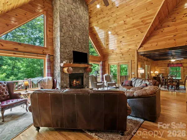 475 S Toe River RD, Burnsville, NC 28714