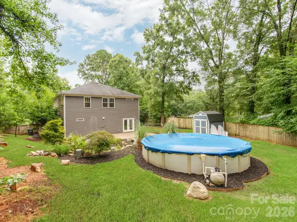 3021 Cresthill DR, Charlotte, NC 28212