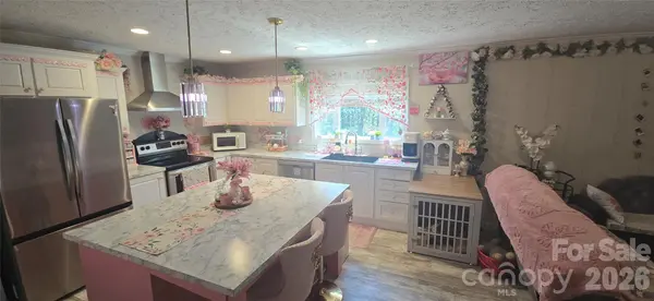 77 Raccoon RDG, Marion, NC 28752