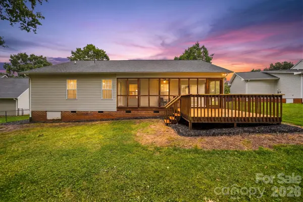 2556 23rd Street DR NE, Hickory, NC 28601
