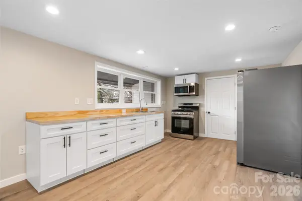 2383 Dutch Cove RD, Canton, NC 28716