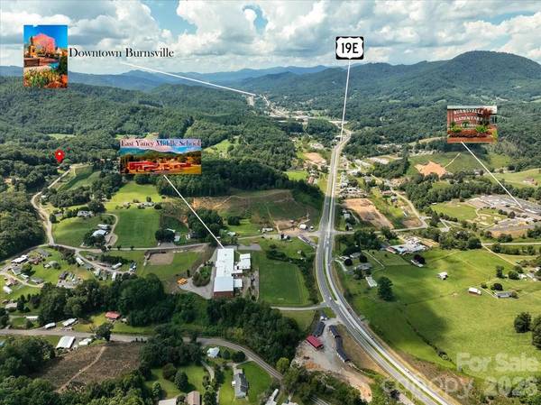 299 Mcdowell LN, Burnsville, NC 28714