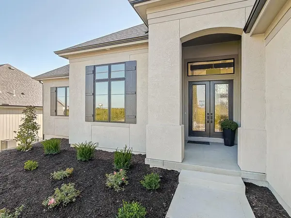 8005 Millridge ST, Shawnee, KS 66220