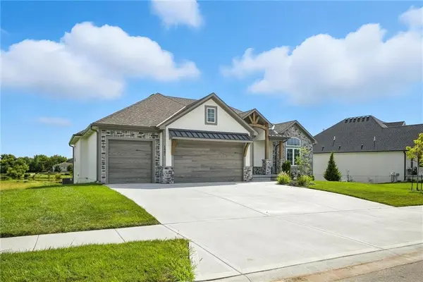 1807 Halls Creek AVE, Raymore, MO 64083