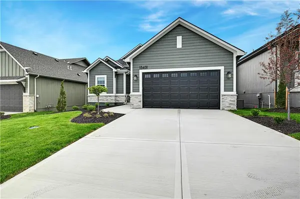 15431 W 161st ST, Olathe, KS 66062