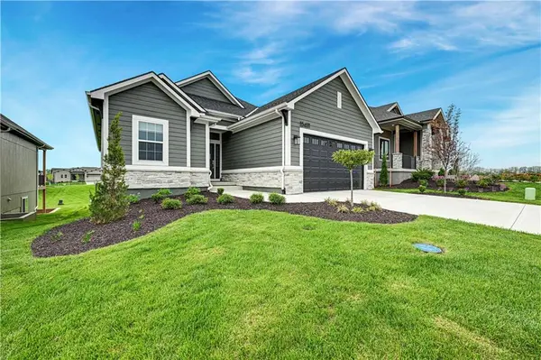 15431 W 161st ST, Olathe, KS 66062