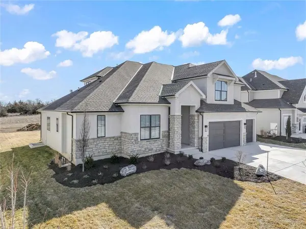 7923 Round Prairie ST, Shawnee, KS 66220