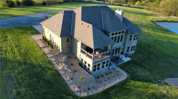 18401 SSR-W HWY,  Smithville,  MO 64089