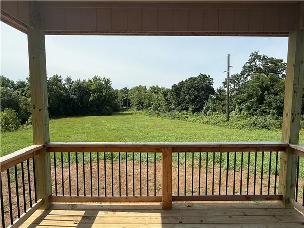 1070 Fir LN, Liberty, MO 64068