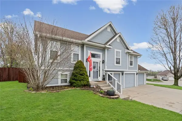 1404 NE 196th ST, Smithville, MO 64089