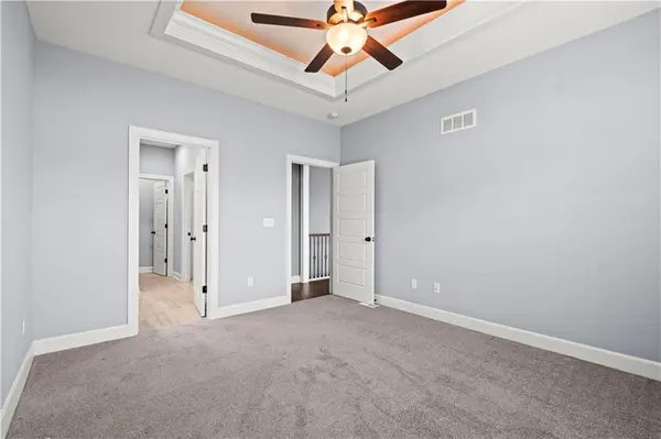 15300 Jessica ST, Parkville, MO 64152