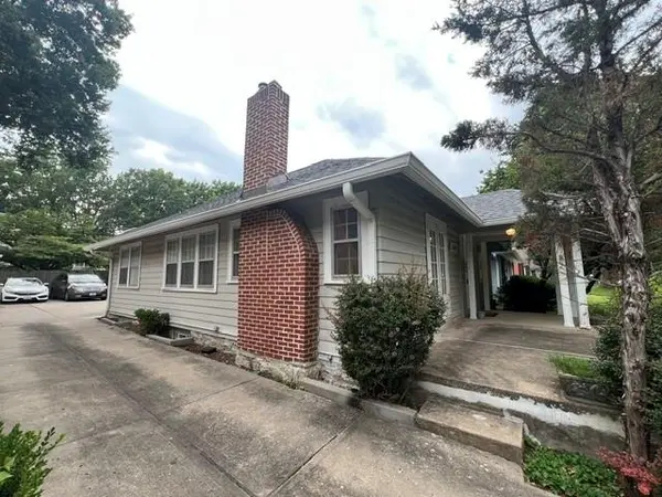 6432 Oak ST, Kansas City, MO 64113