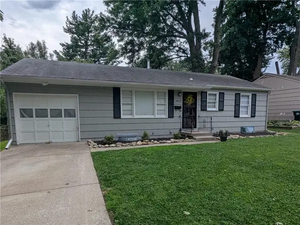 9135 Richards DR, Raytown, MO 64133