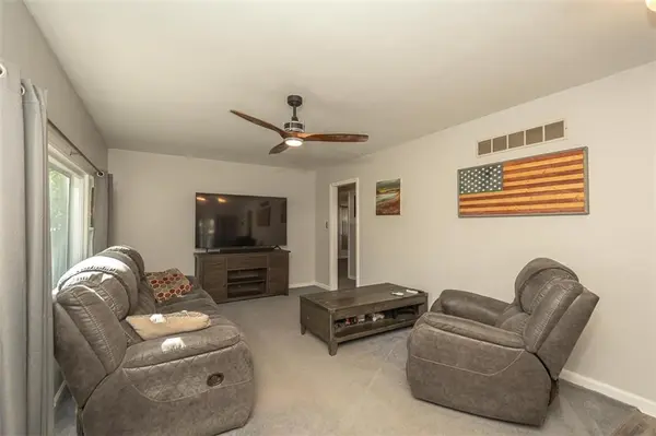 916 S Maple ST, Ottawa, KS 66067