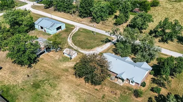 905 W Main ST, Sheldon, MO 64784