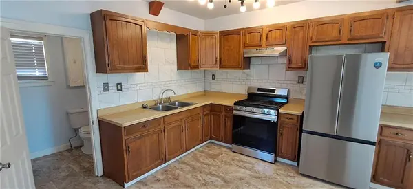 2614 S 19th ST, St Joseph, MO 64503